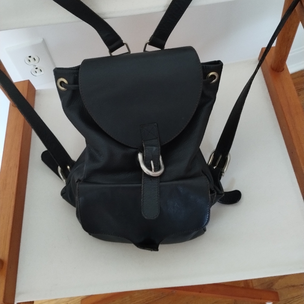 Rare vintage Gianni  Versace Versus in genuine leather backpack made in Italy